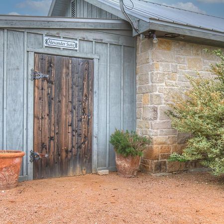 Romantic Oasis With Hot Tub Near Fred And Wineries! Fredericksburg Bagian luar foto
